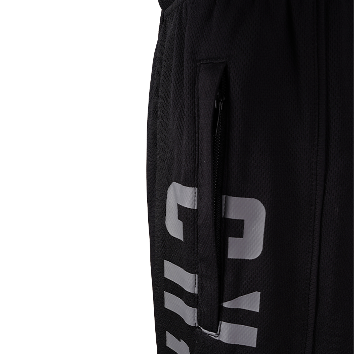 Chained Mesh Shorts Sort
